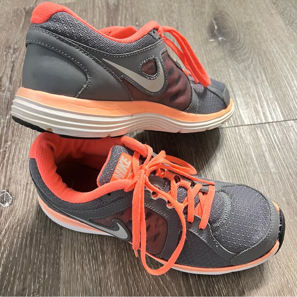 Nike dual fusion ST3 grey/orange running shoes